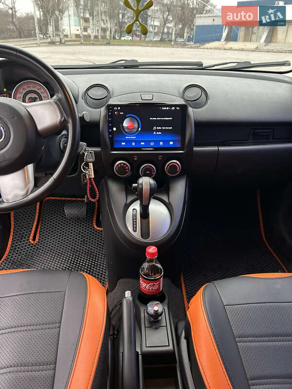 Хэтчбек Mazda 2 2009 в Запорожье
