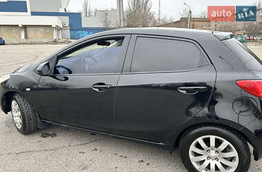 Хэтчбек Mazda 2 2009 в 