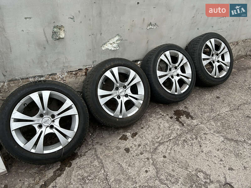 Хэтчбек Mazda 2 2009 в Запорожье