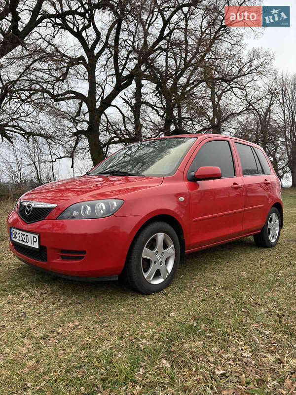 Хетчбек Mazda 2 2006 в Млиніві