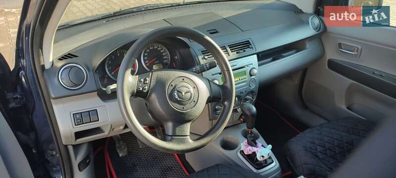 Хэтчбек Mazda 2 2004 в Луцке