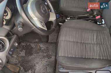 Хэтчбек Mazda 2 2009 в 