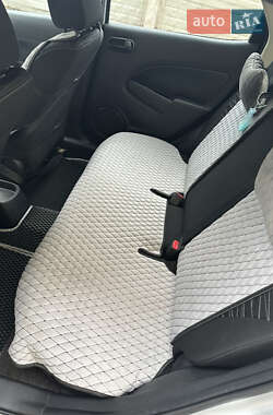 Хэтчбек Mazda 2 2007 в 