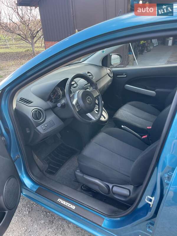 Хэтчбек Mazda 2 2012 в Запорожье
