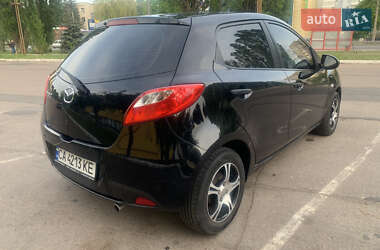 Хэтчбек Mazda 2 2008 в 