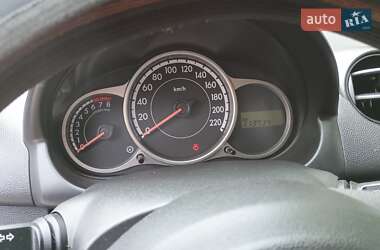 Хэтчбек Mazda 2 2011 в Виннице