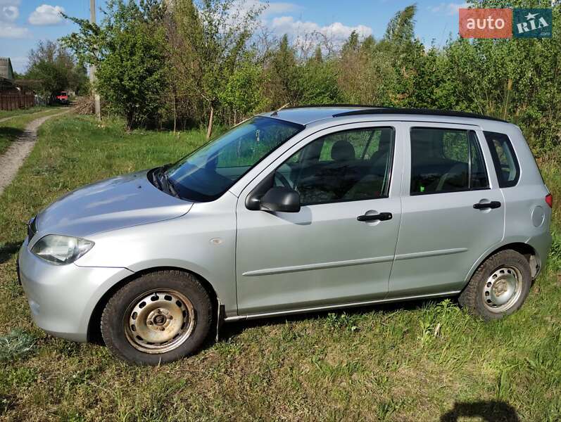 Хэтчбек Mazda 2 2004 в Ровно
