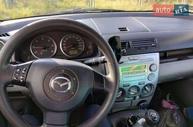Хэтчбек Mazda 2 2004 в 