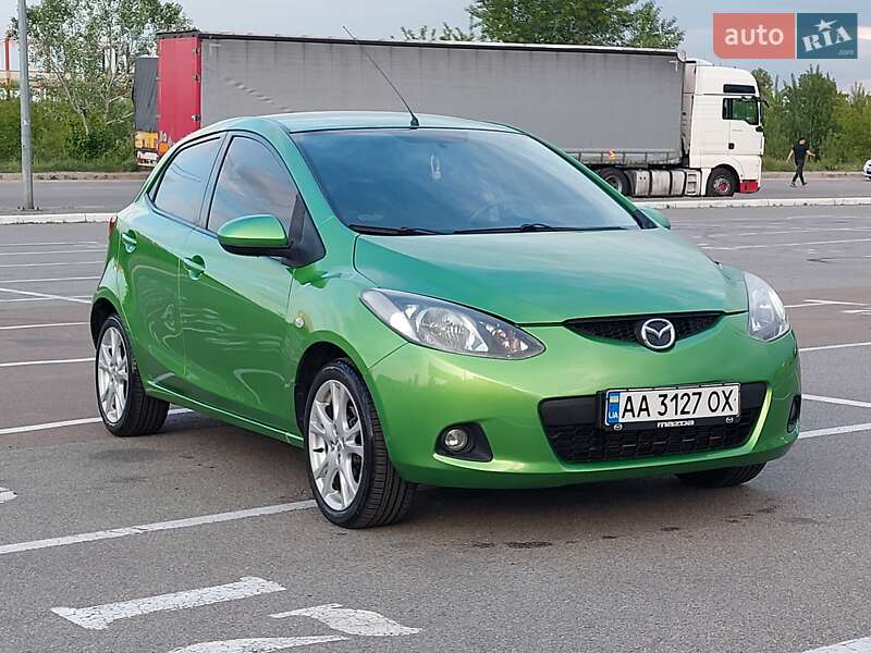 Хетчбек Mazda 2 2009 в Києві