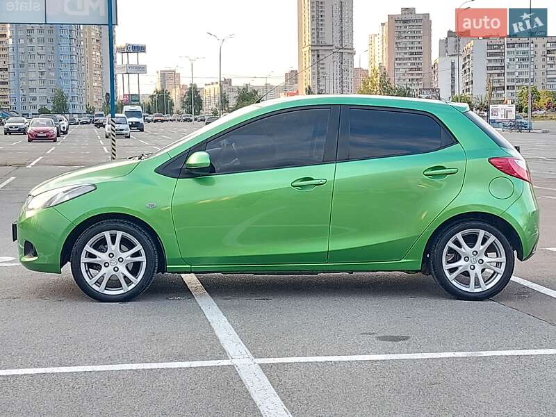 Хетчбек Mazda 2 2009 в Києві