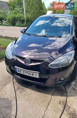 Хэтчбек Mazda 2 2009 в 
