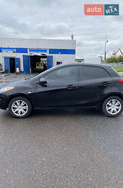 Хэтчбек Mazda 2 2011 в 