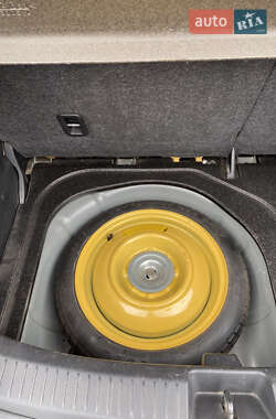 Хэтчбек Mazda 2 2011 в 