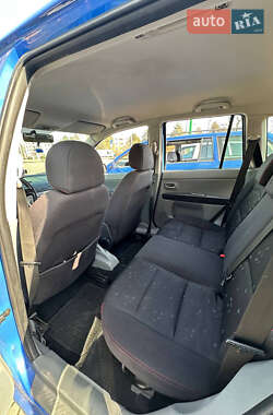 Хэтчбек Mazda 2 2004 в 