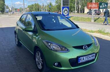 Хэтчбек Mazda 2 2008 в 