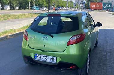 Хэтчбек Mazda 2 2008 в 