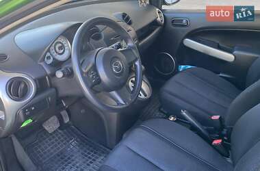 Хэтчбек Mazda 2 2008 в 