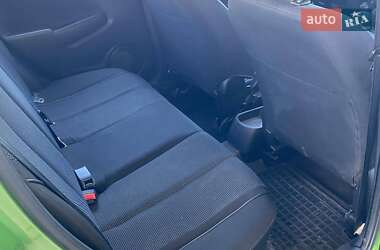 Хэтчбек Mazda 2 2008 в 