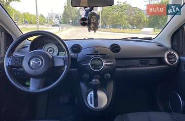 Хэтчбек Mazda 2 2008 в 