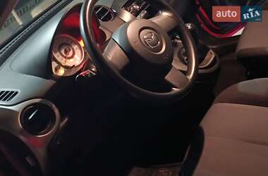 Хэтчбек Mazda 2 2010 в 