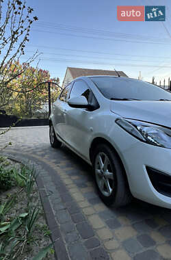Хэтчбек Mazda 2 2011 в 