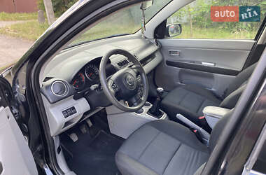 Хэтчбек Mazda 2 2004 в 