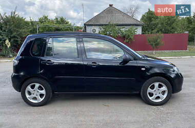 Хэтчбек Mazda 2 2004 в 