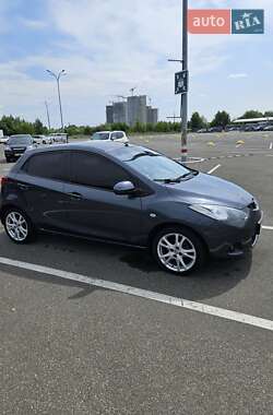 Хэтчбек Mazda 2 2008 в 