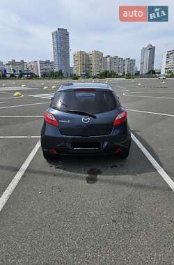 Хэтчбек Mazda 2 2008 в 