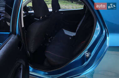 Хэтчбек Mazda 2 2011 в 