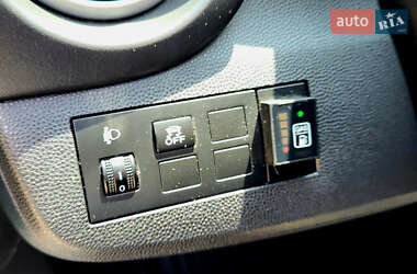 Хэтчбек Mazda 2 2011 в 