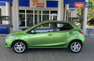 Хэтчбек Mazda 2 2008 в 