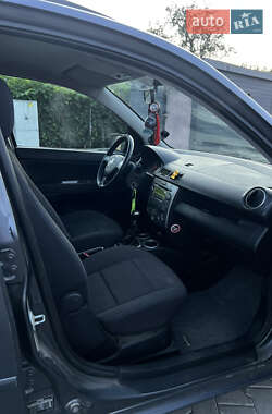 Хэтчбек Mazda 2 2004 в 