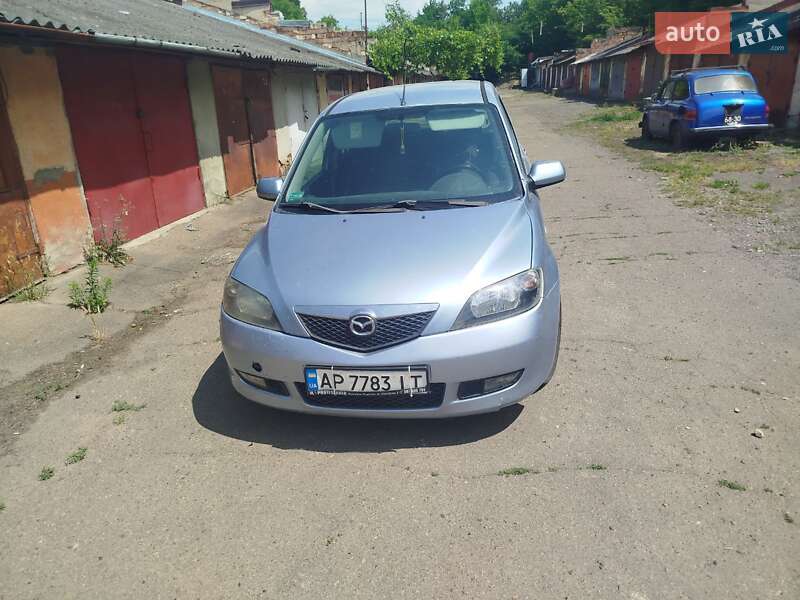 Mazda 2 2004