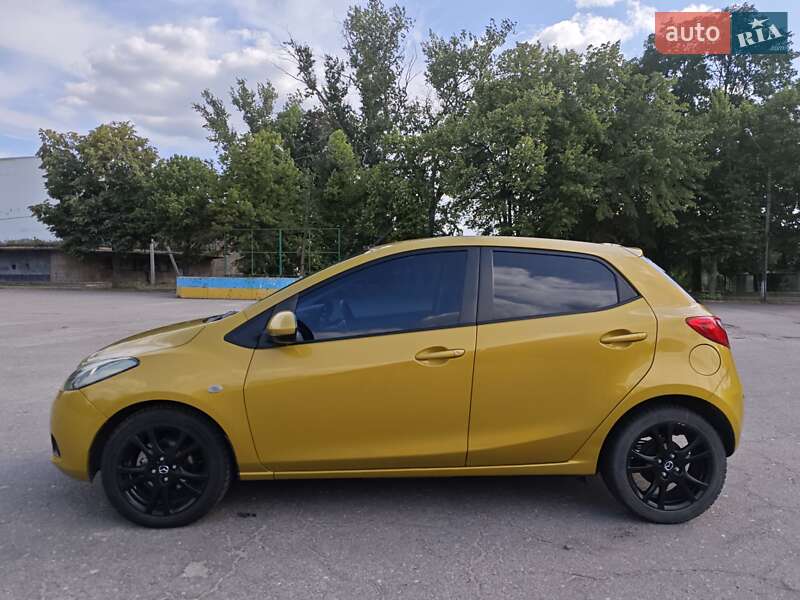 Хэтчбек Mazda 2 2008 в Лозовой
