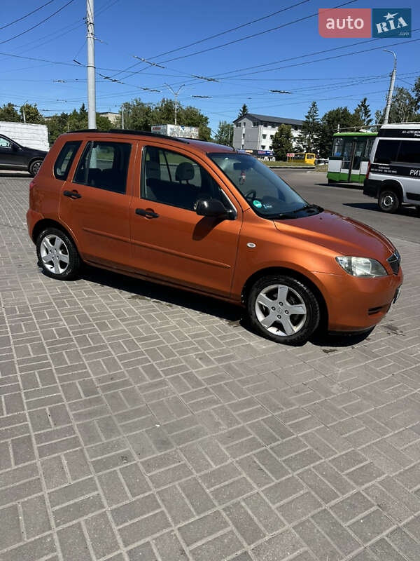 Хэтчбек Mazda 2 2003 в Ровно