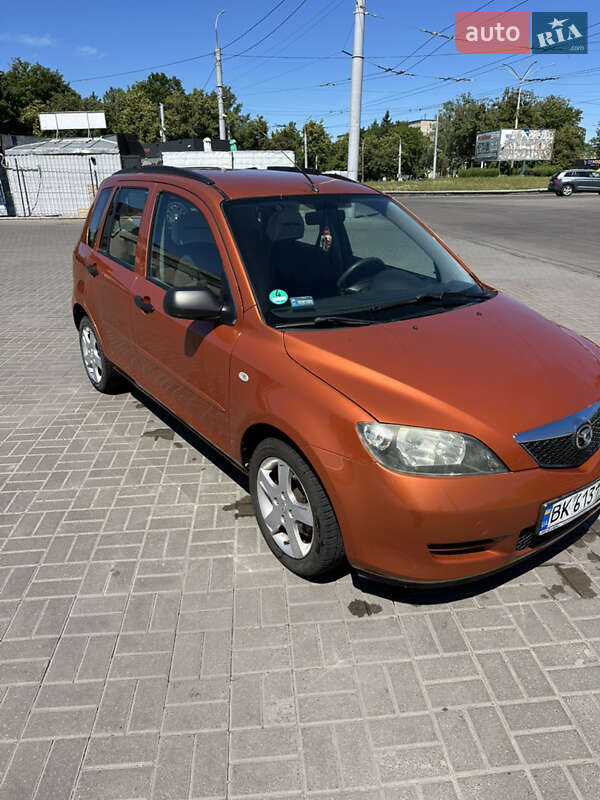 Хэтчбек Mazda 2 2003 в Ровно