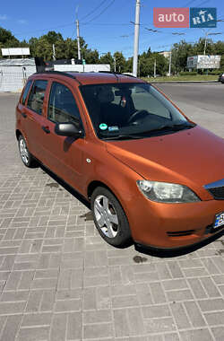 Хэтчбек Mazda 2 2003 в 