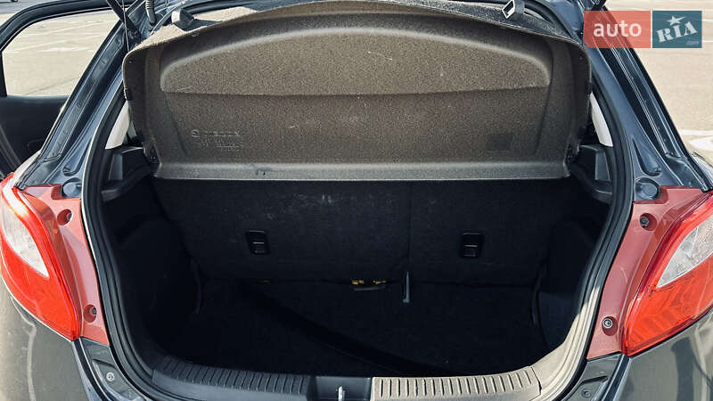 Хэтчбек Mazda 2 2008 в Киеве