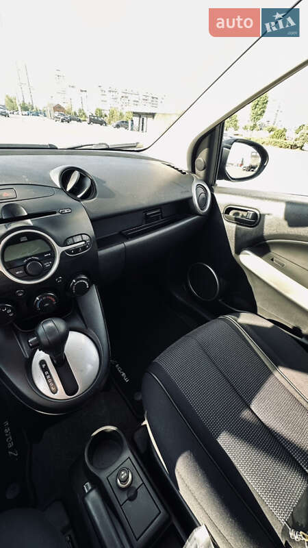 Хэтчбек Mazda 2 2008 в Киеве