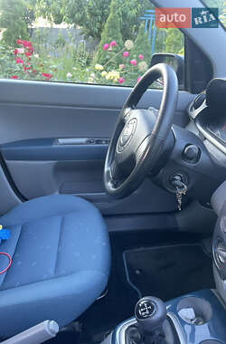 Хэтчбек Mazda 2 2005 в 