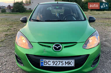 Хэтчбек Mazda 2 2010 в 