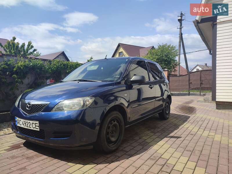 Mazda 2 2004