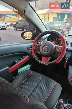 Хэтчбек Mazda 2 2011 в 