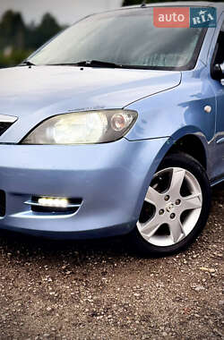 Хэтчбек Mazda 2 2005 в 