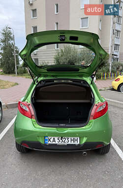 Хетчбек Mazda 2 2009 в 