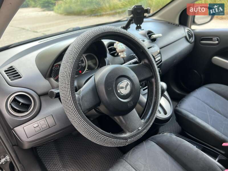 Хэтчбек Mazda 2 2013 в Одессе