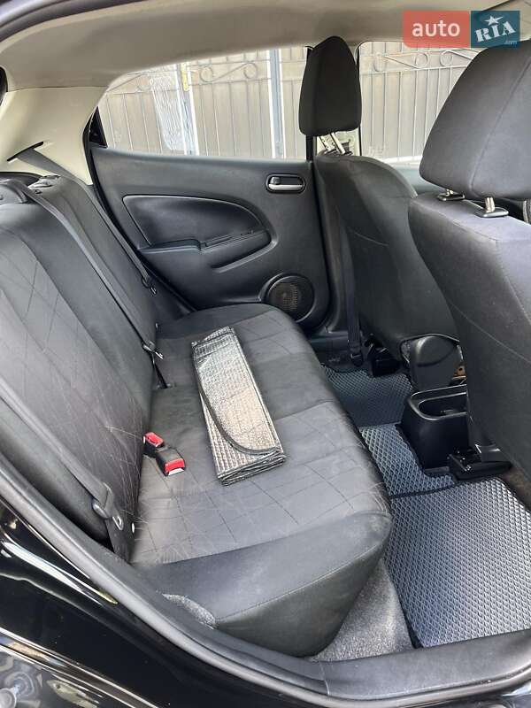 Хэтчбек Mazda 2 2013 в Одессе