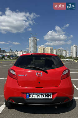Хэтчбек Mazda 2 2008 в 