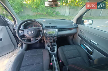 Хэтчбек Mazda 2 2004 в 